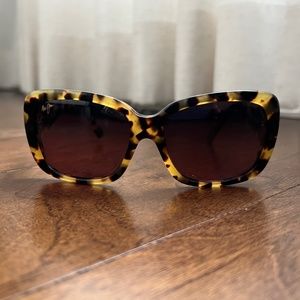 EUC Maui Jim Ladies Sunglasses Tortoise Polarized Lens